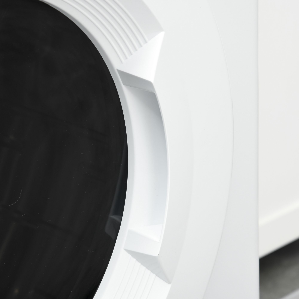 6kg Vented Tumble Dryer with 7 Dry Programmers for Small Spaces White